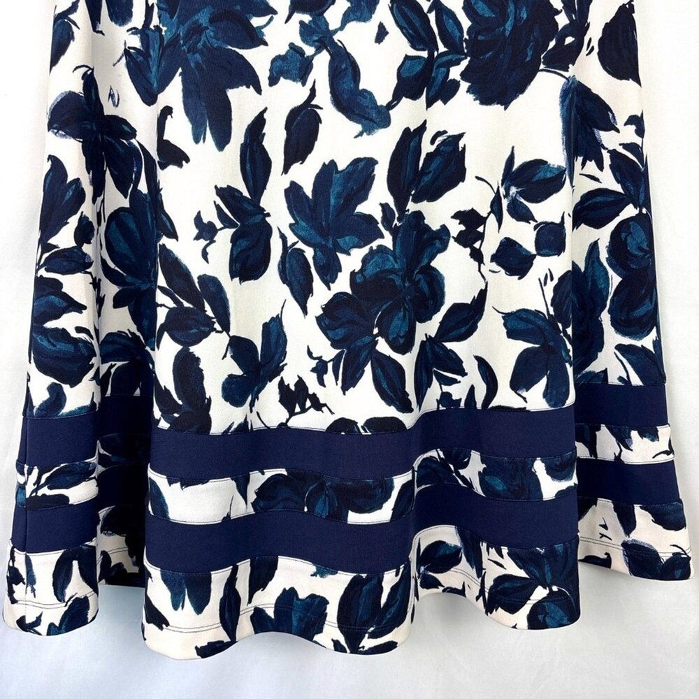 41‎ Hawthorn Dress Women's Size 1X White Navy Blue Floral Fit & Flare Sleeveless - Picture 3 of 15